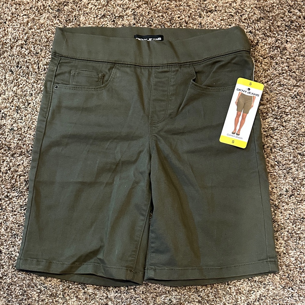 DNKY Jeans Olive Green Pull on Shorts S NWT Comfort Stretch